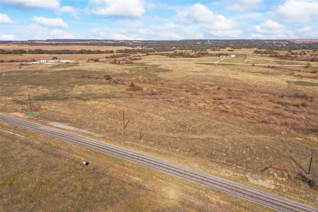 1315 Fm 677 S, St Jo, TX 76265