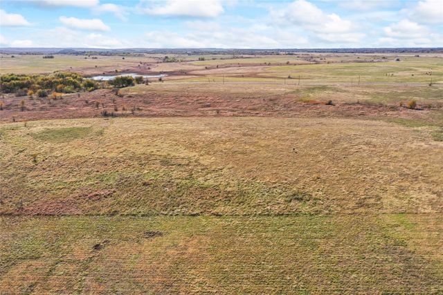 1315 Fm 677 S, St Jo, TX 76265