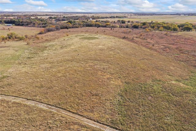 1315 Fm 677 S, St Jo, TX 76265