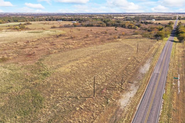 1315 Fm 677 S, St Jo, TX 76265