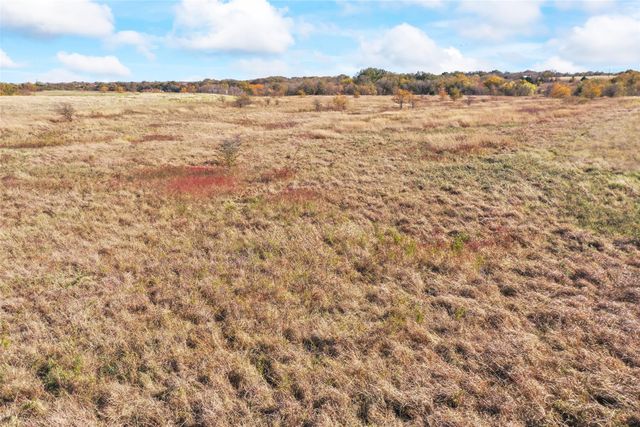 1315 Fm 677 S, St Jo, TX 76265