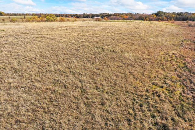 1315 Fm 677 S, St Jo, TX 76265