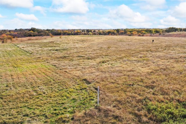 1315 Fm 677 S, St Jo, TX 76265