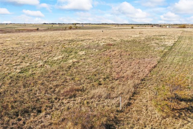 1315 Fm 677 S, St Jo, TX 76265