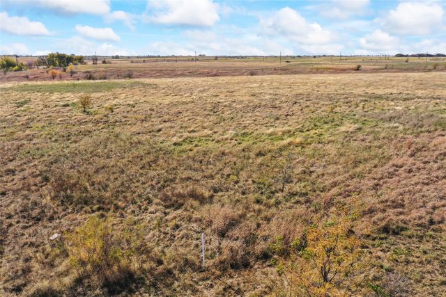 1315 Fm 677 S, St Jo, TX 76265