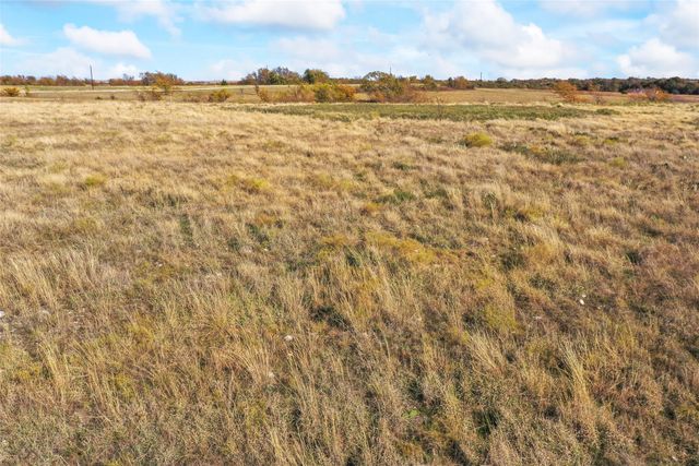 1315 Fm 677 S, St Jo, TX 76265