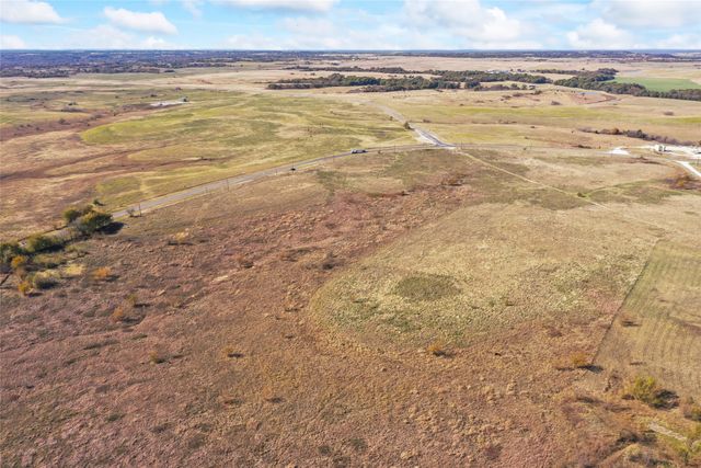 1315 Fm 677 S, St Jo, TX 76265