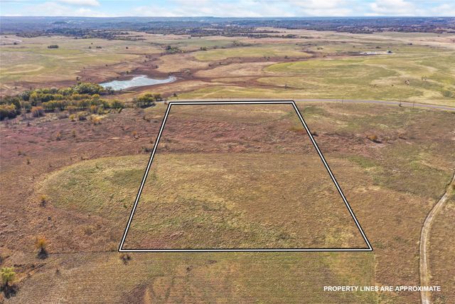 1315 Fm 677 S, St Jo, TX 76265