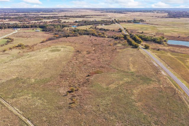 1315 Fm 677 S, St Jo, TX 76265