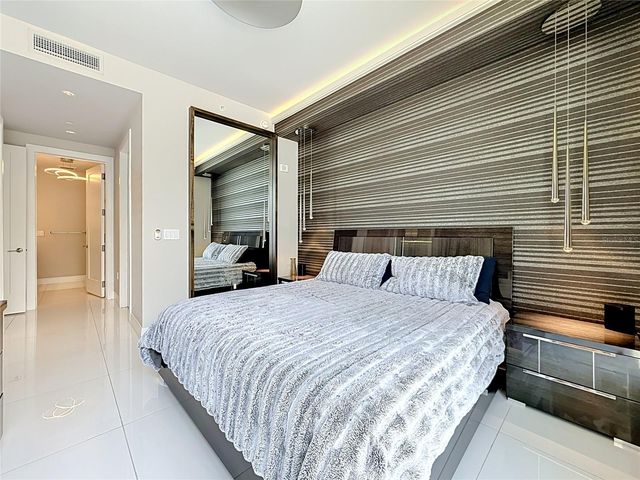 100 1ST AVENUE N 1106, St Petersburg, FL 33701