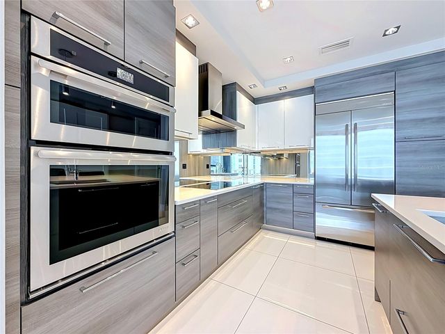 100 1ST AVENUE N 1106, St Petersburg, FL 33701
