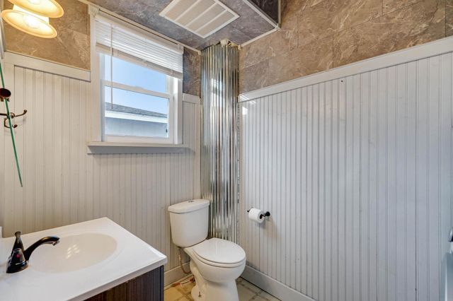 802 Park Street, Reinbeck, IA 50669