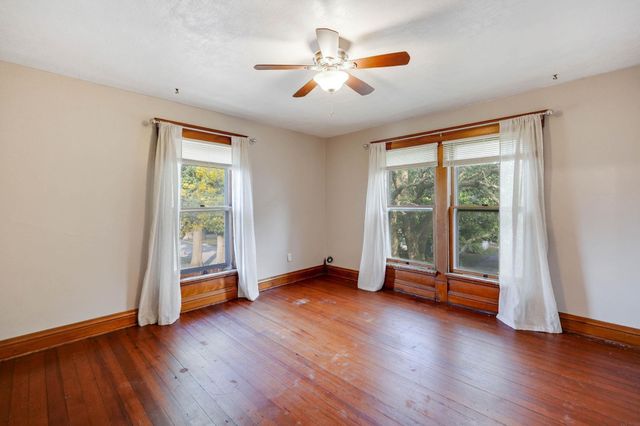 802 Park Street, Reinbeck, IA 50669