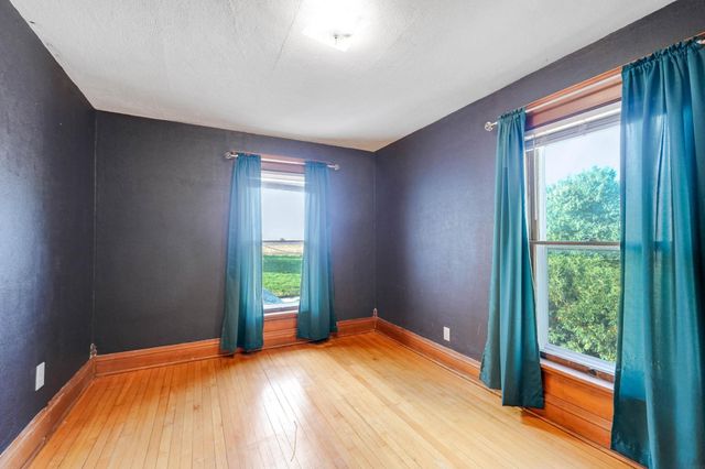 802 Park Street, Reinbeck, IA 50669