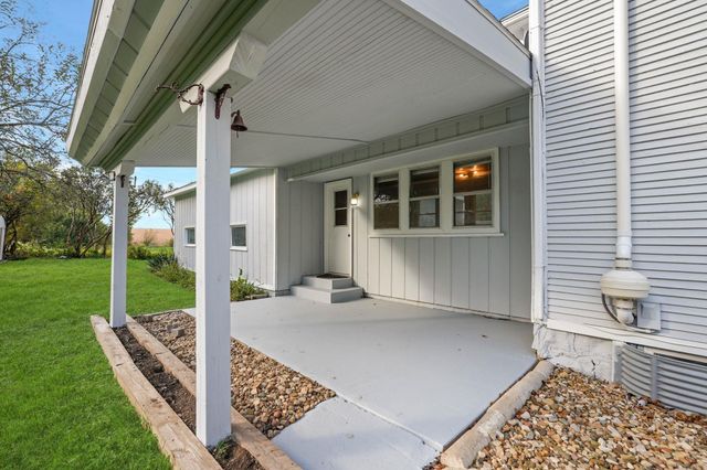 802 Park Street, Reinbeck, IA 50669