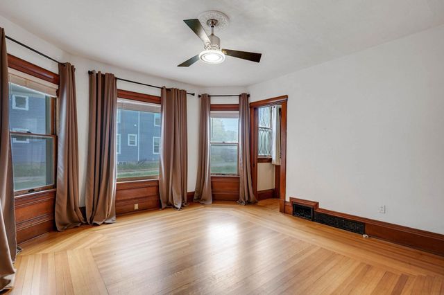 802 Park Street, Reinbeck, IA 50669