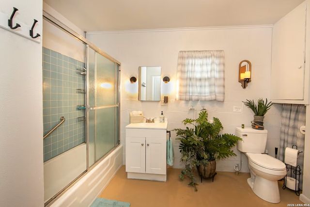 582 Blue Bill Cove Dr., Lakehills, TX 78063