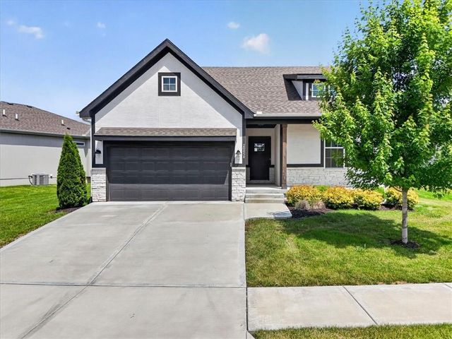 20858 W 190th Place, Spring Hill, KS 66083