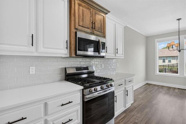 20858 W 190th Place, Spring Hill, KS 66083