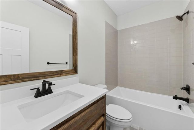 20858 W 190th Place, Spring Hill, KS 66083