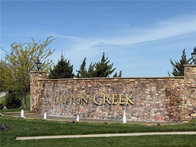 20858 W 190th Place, Spring Hill, KS 66083