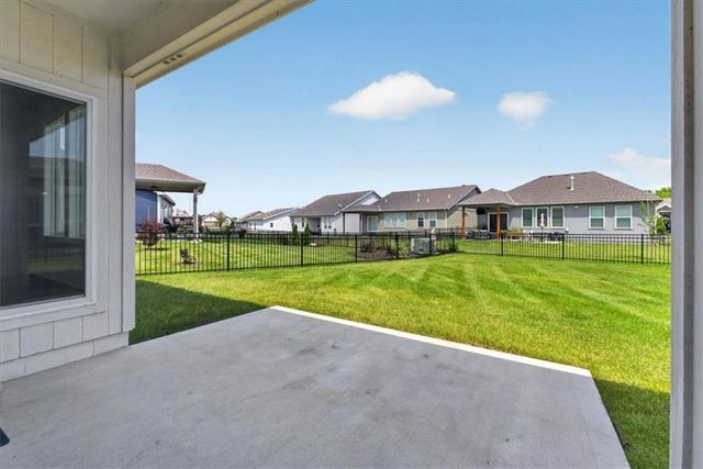 20858 W 190th Place, Spring Hill, KS 66083