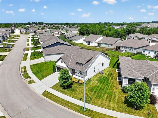 20858 W 190th Place, Spring Hill, KS 66083