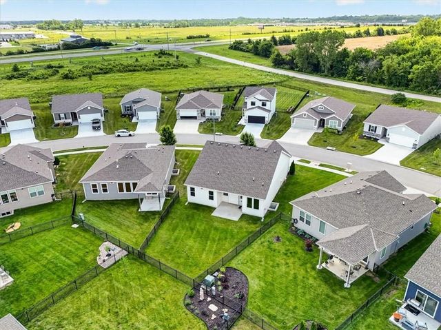 20858 W 190th Place, Spring Hill, KS 66083