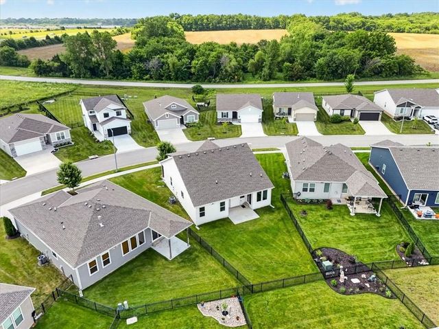 20858 W 190th Place, Spring Hill, KS 66083