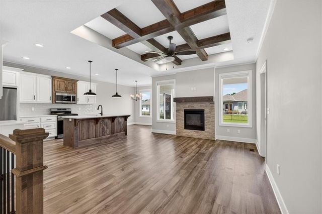 20858 W 190th Place, Spring Hill, KS 66083