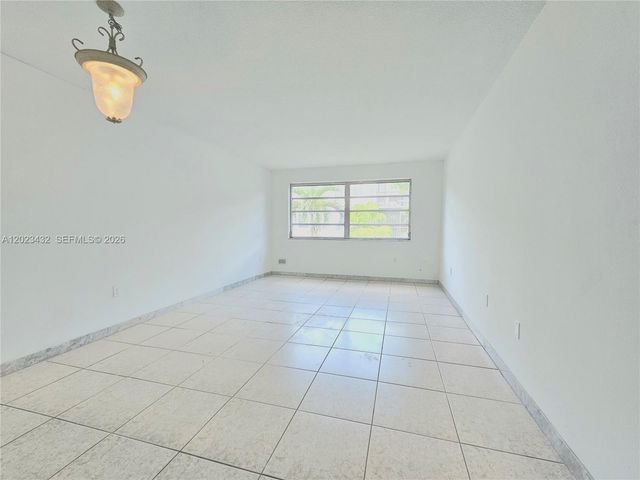 1225 NE 124th St 32B, North Miami, FL 33161
