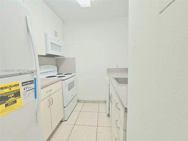 1225 NE 124th St 32B, North Miami, FL 33161