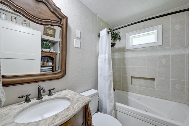 120 Buena Vista, Blanco, TX 78070