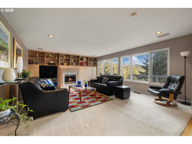 701 TERRACE Dr, Lake Oswego, OR 97034