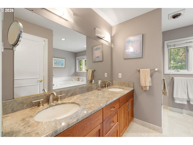 701 TERRACE Dr, Lake Oswego, OR 97034