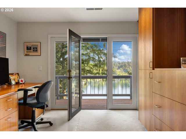 701 TERRACE Dr, Lake Oswego, OR 97034