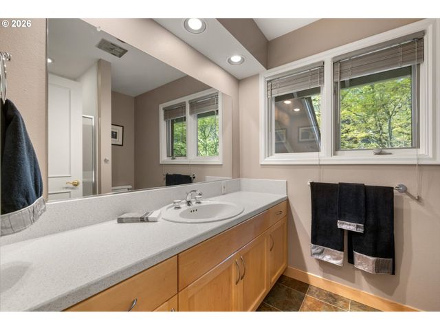 701 TERRACE Dr, Lake Oswego, OR 97034