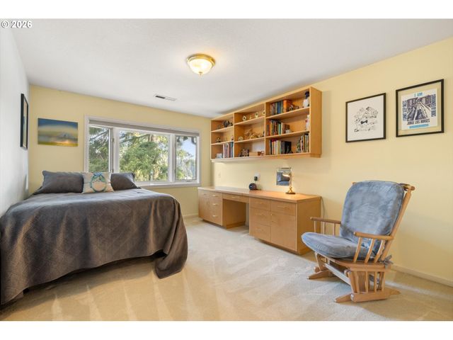 701 TERRACE Dr, Lake Oswego, OR 97034