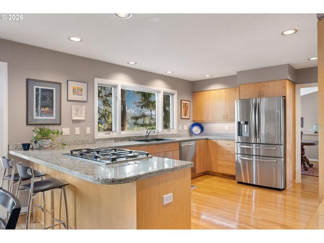 701 TERRACE Dr, Lake Oswego, OR 97034