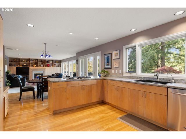 701 TERRACE Dr, Lake Oswego, OR 97034