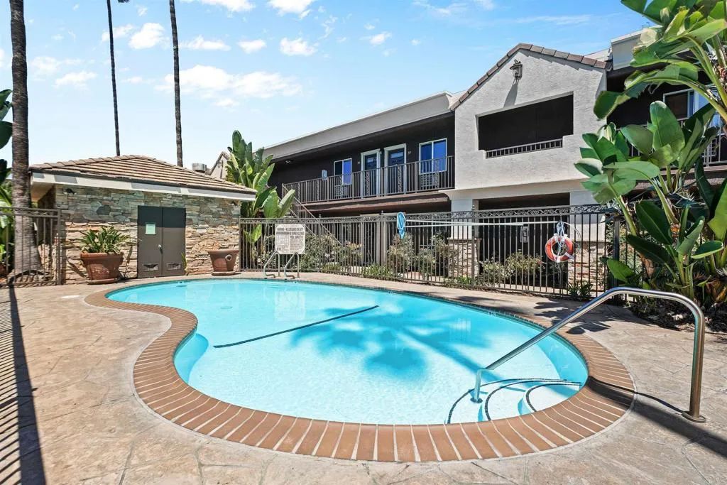 800 N Mollison Avenue 10, El Cajon, CA 92021