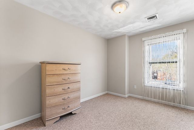 1 Hayward St 1, Ipswich, MA 01938
