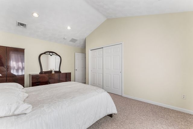 1 Hayward St 1, Ipswich, MA 01938