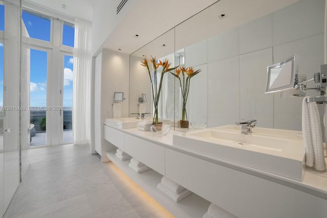 7815 Atlantic Way, Miami Beach, FL 33141