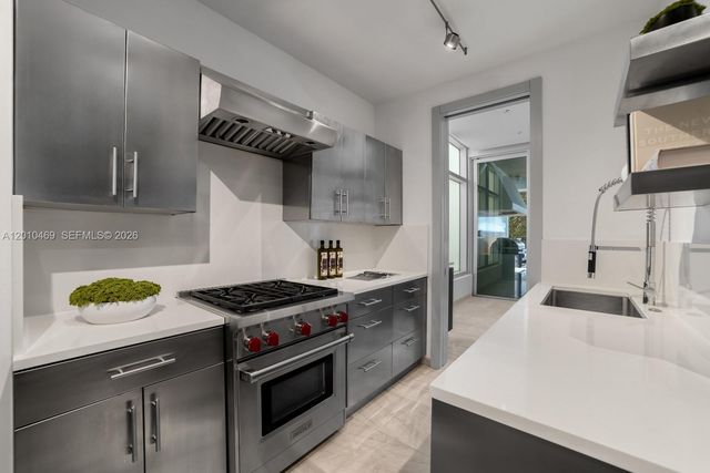 7815 Atlantic Way, Miami Beach, FL 33141