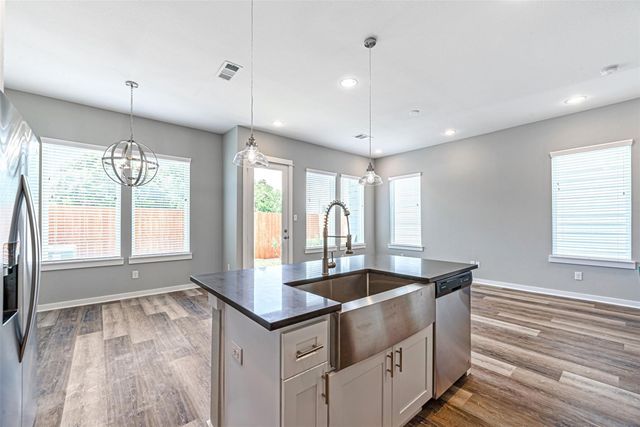 6725 Parker Oaks Lane, Houston, TX 77076