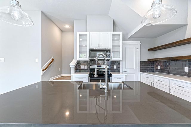 6725 Parker Oaks Lane, Houston, TX 77076