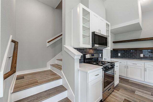 6725 Parker Oaks Lane, Houston, TX 77076