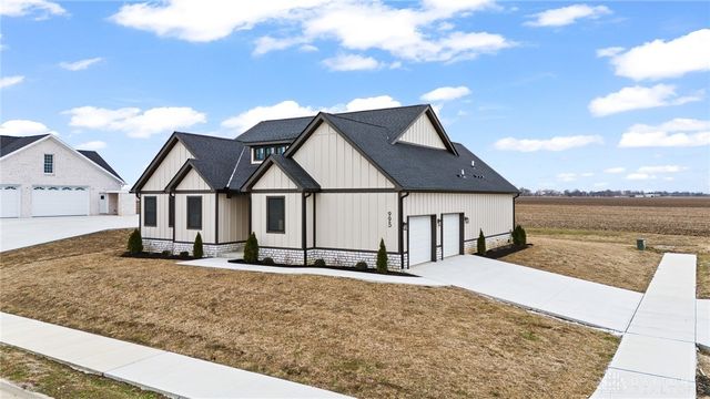995 Rosenthal Drive, Tipp City, OH 45371