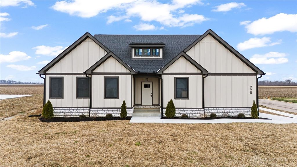 995 Rosenthal Drive, Tipp City, OH 45371